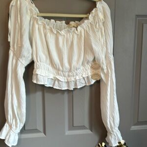 NWT- Altar’d State - adorable long sleeve crop top